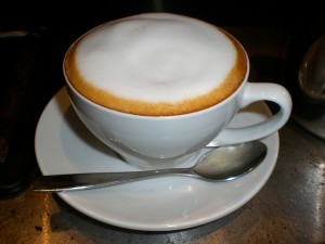 Kaffeemaschine mit Milchaufschäumer